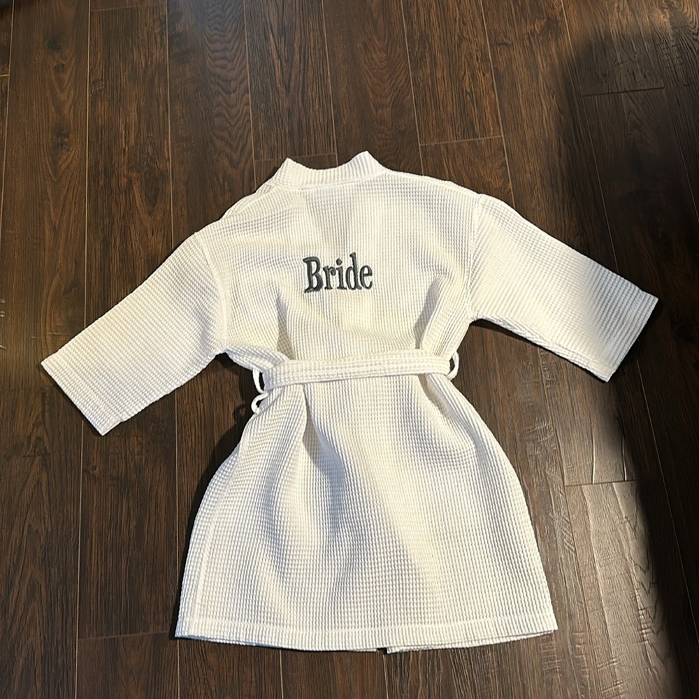 Like New Waffle Robe